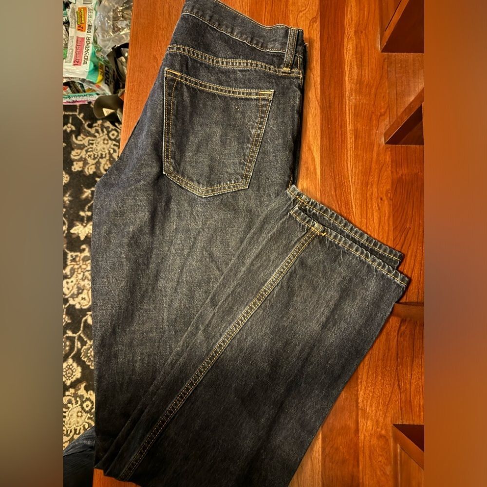 Old Navy Dark wash straight leg 32/34 EUC